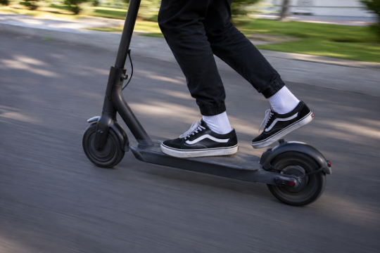 Nutzung von E-Rollern an der HWS