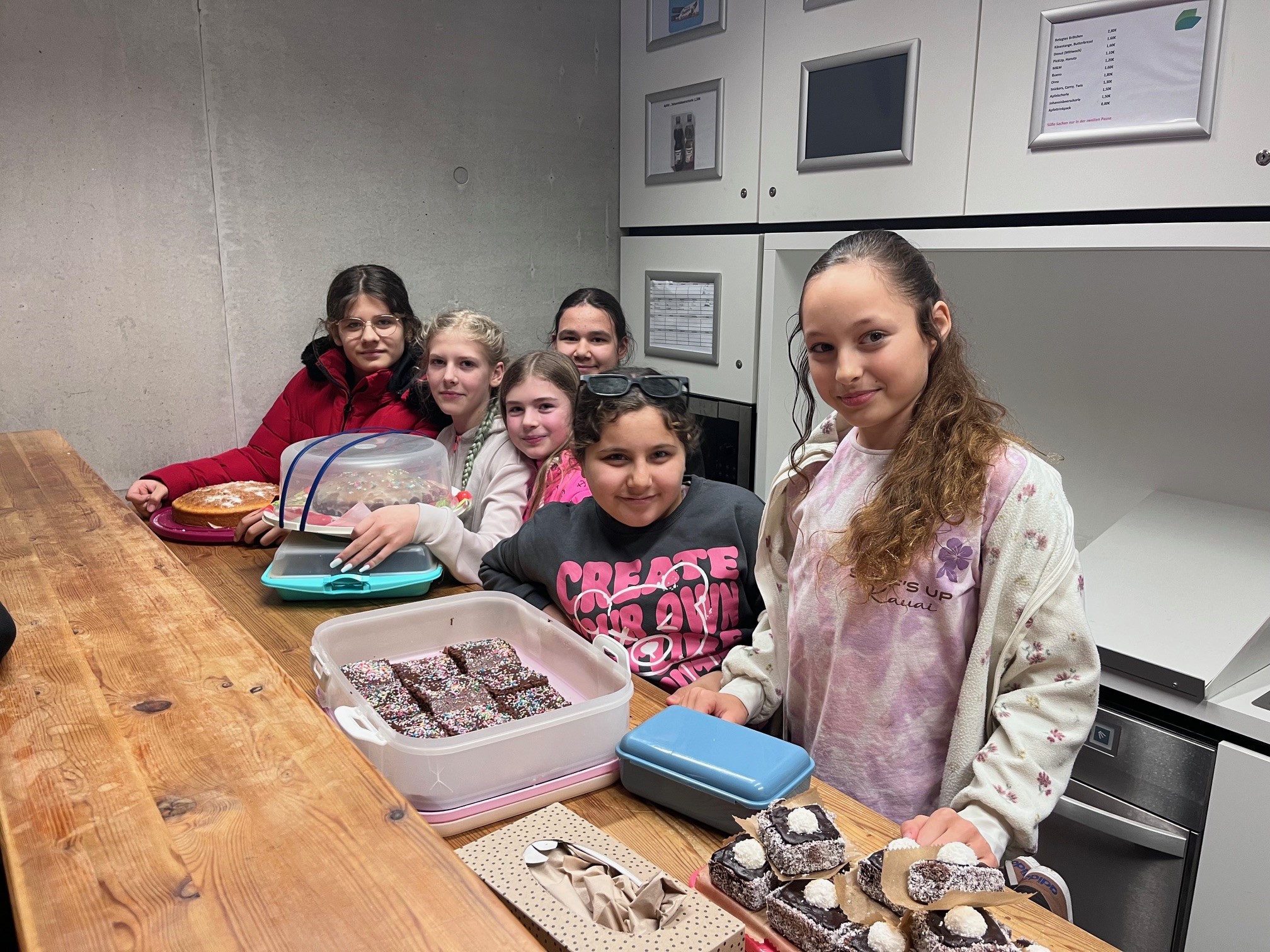 Kuchenverkauf für den guten Zweck